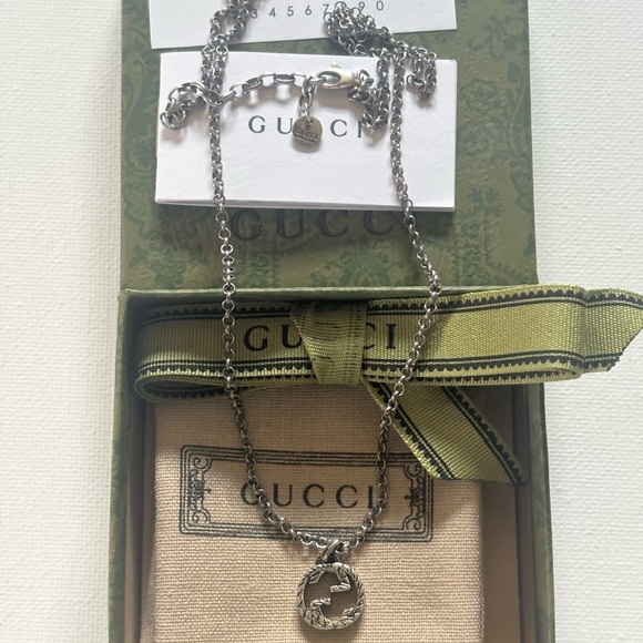 Iconic Gucci Interlocking G Necklace – Authentic Sterling Silver Unisex Luxury. - Picture 1 of 8